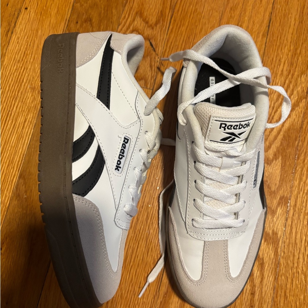 NWOT! Reebok Sneakers Size 7